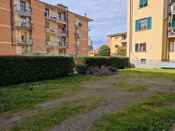 House in Volterra - view 1