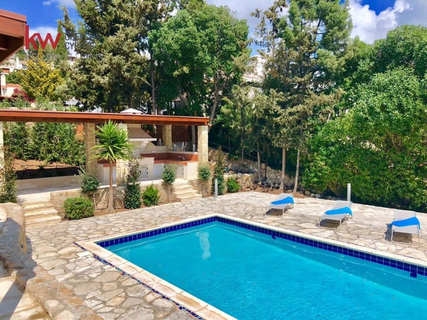 House in Tala - view 1