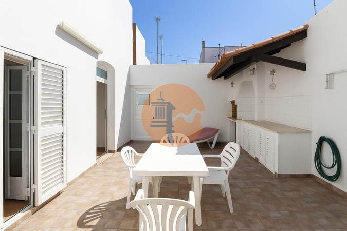 Villa in Santa Luzia - view 1