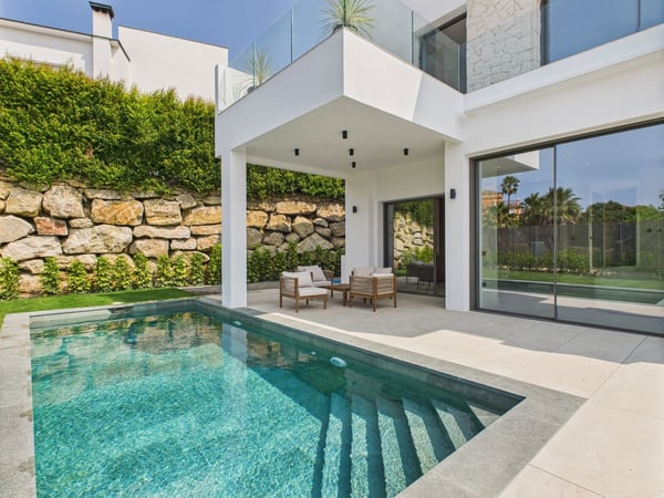 House in Estepona - view 1