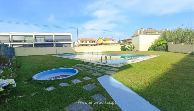 House in Vila Cha - view 1