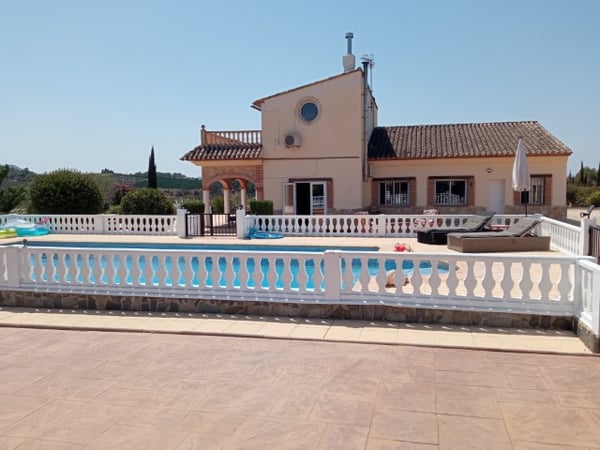 Villa in Barxeta - view 1