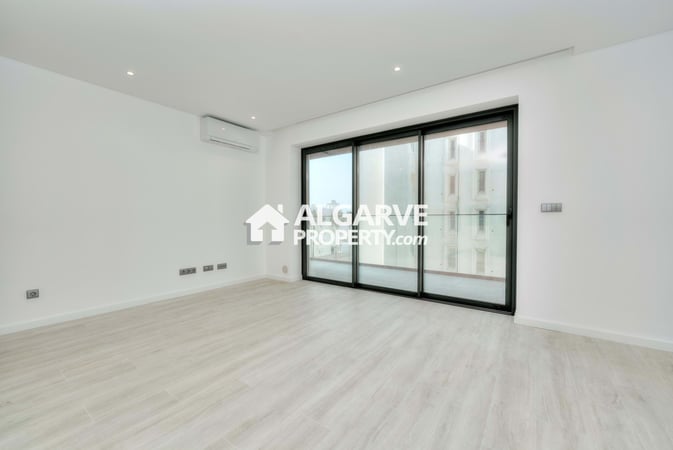 Apartment in Quarteira - view 1
