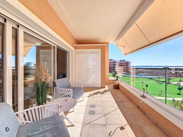Apartment in Urbanizacion El Raso - view 1