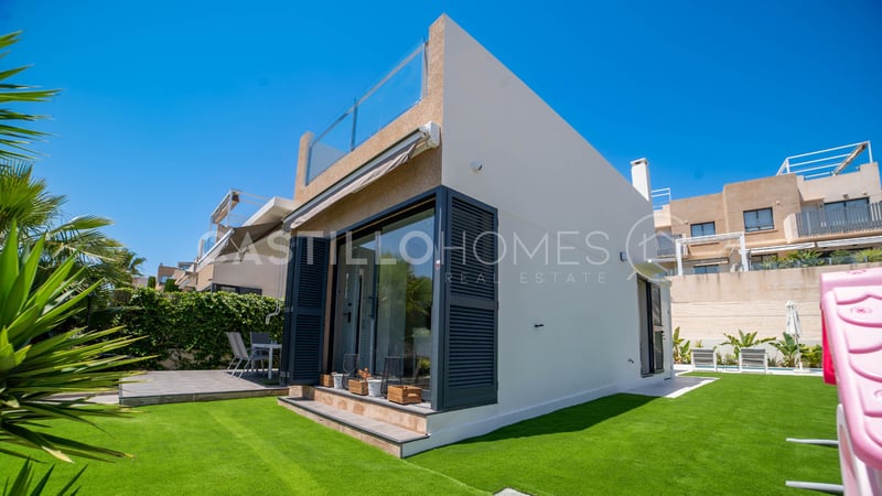 Villa in Urbanizacion los Balcones - view 1