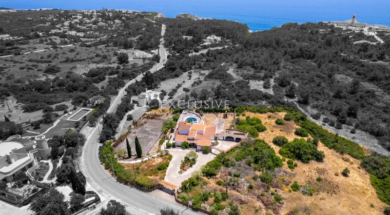 Villa in Carvoeiro - view 1