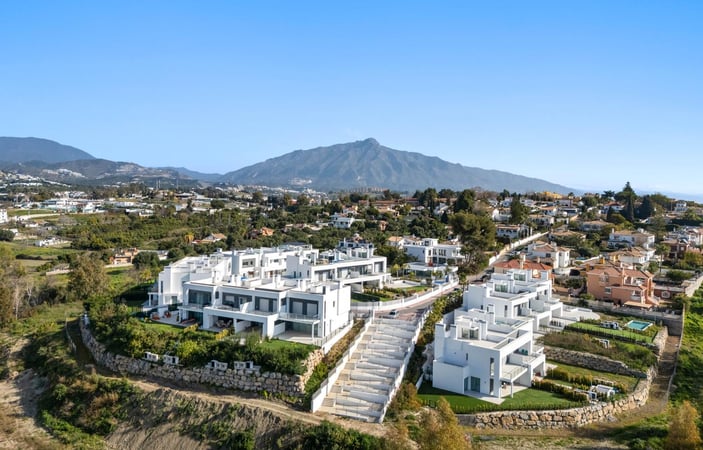Villa in San Pedro de Alcantara - view 1