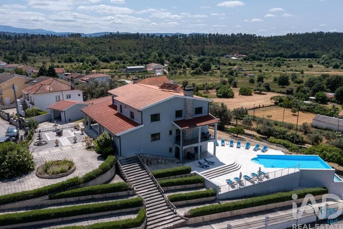 House in Secarias - view 1