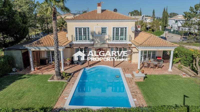 Villa in Quarteira - view 1