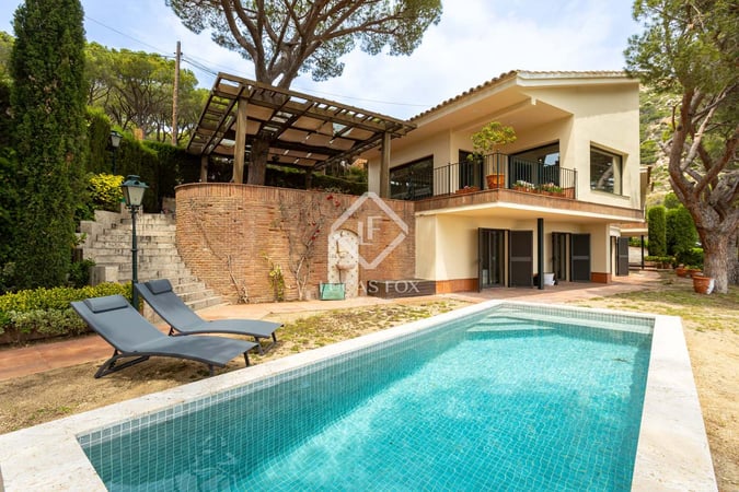 House in Cabrils - view 1