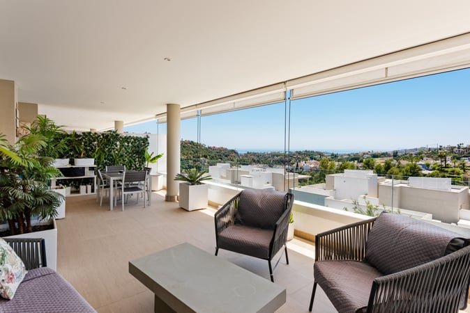 Apartment in Benahavis - view 1