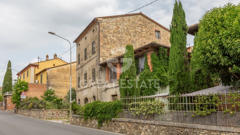 House in Piazze - view 1