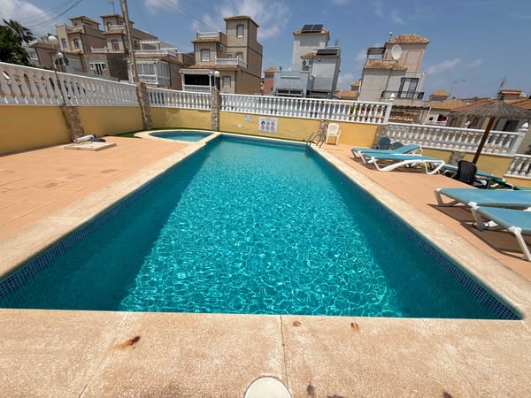 Apartment in Alicante - view 1