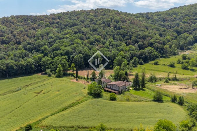 House in Olot - view 1