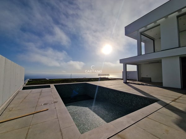 Villa in Ponta do Sol - view 1