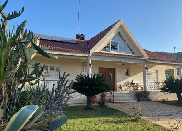 House in Apesia - view 1