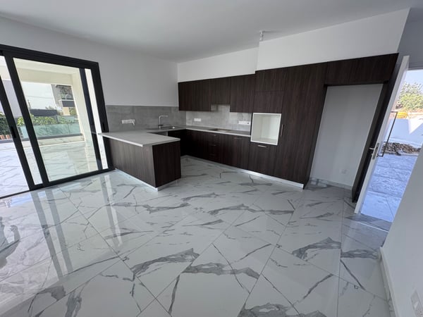 House in Ypsonas - view 1