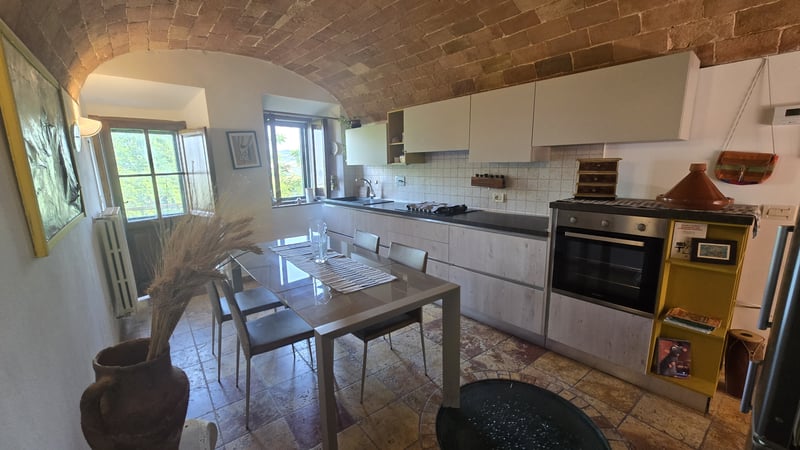 House in Volterra - view 1