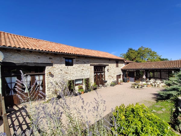 House in Pensol - view 1