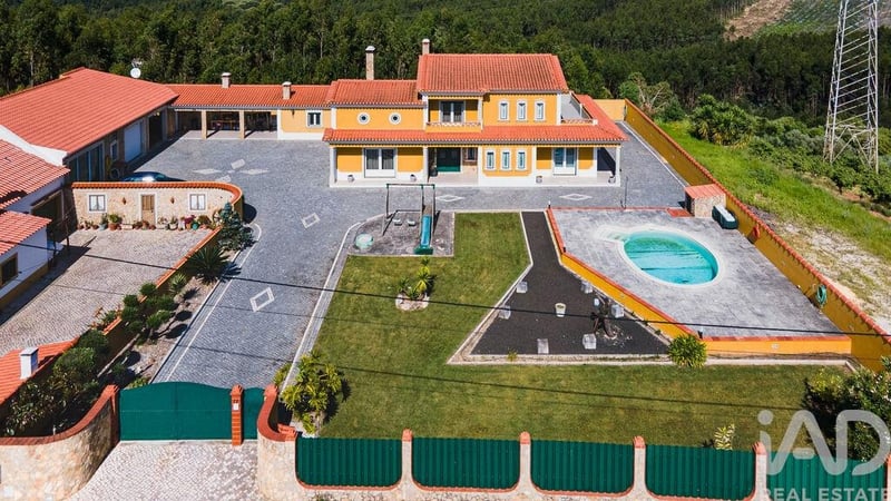 House in Valbom - view 1