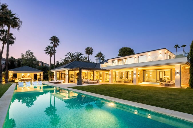 Villa in Nueva Andalucia - view 1