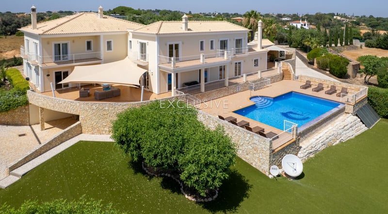 Villa in Porches - view 1