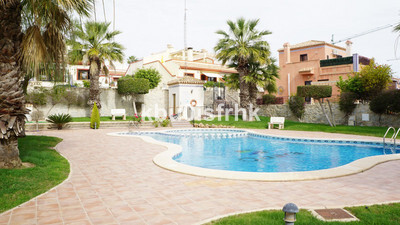 Villa in Santa Pola - view 1