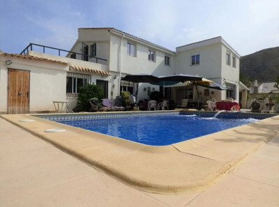 Villa in Ciudad Jardin - view 1