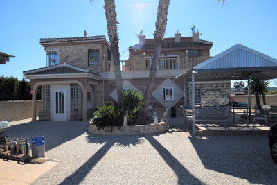 Villa in Guardamar del Segura - view 1