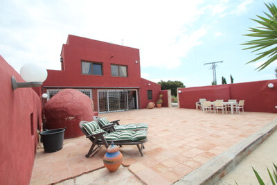 Villa in Santa Pola - view 1