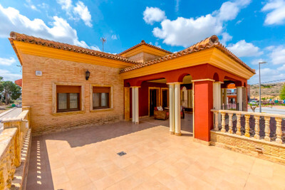 Villa in Alicante - view 1