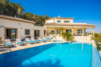 Villa in Ciudad Jardin - view 1