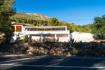 House in Ciudad Jardin - view 1