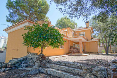 Villa in Alicante - view 1
