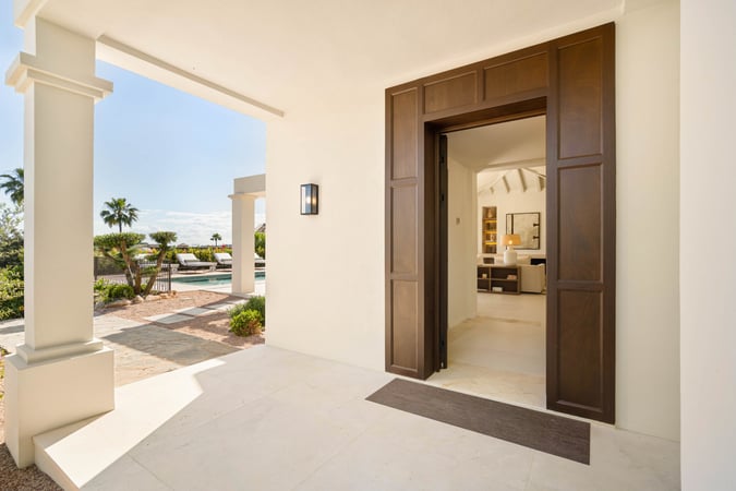 Villa in Nueva Andalucia - view 1