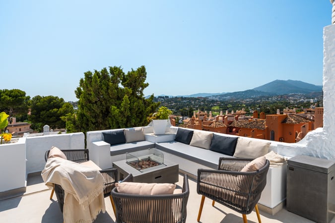 Apartment in Nueva Andalucia - view 1