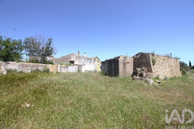 Land in Oura - view 1