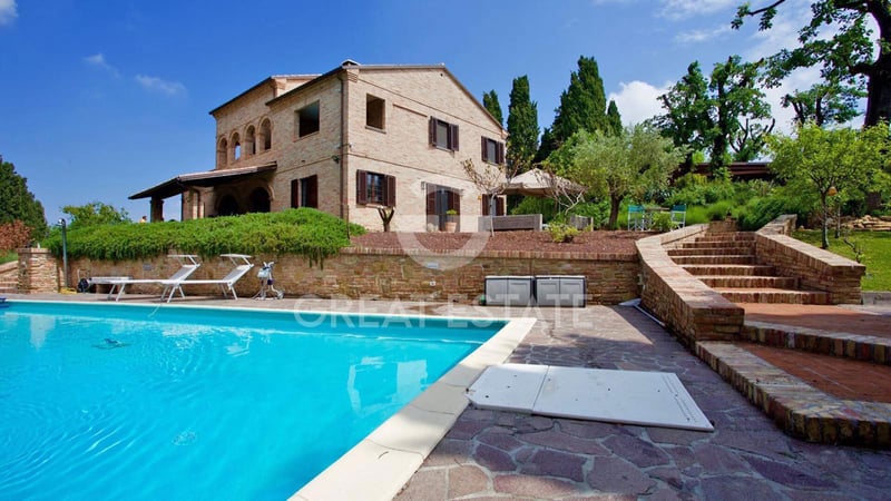 House in Terre Roveresche - view 1