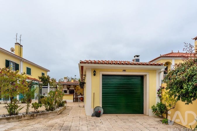 House in Ericeira - view 1