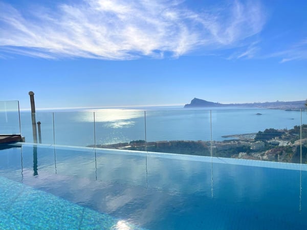Villa in Calp - view 1