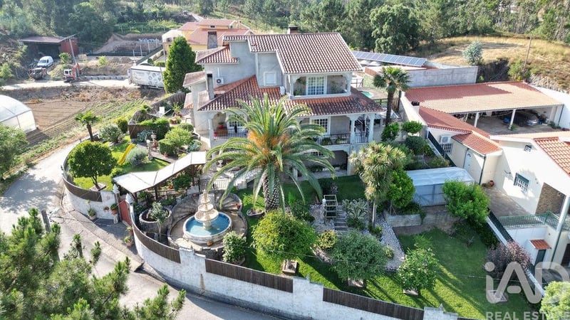 House in Miranda do Corvo - view 1