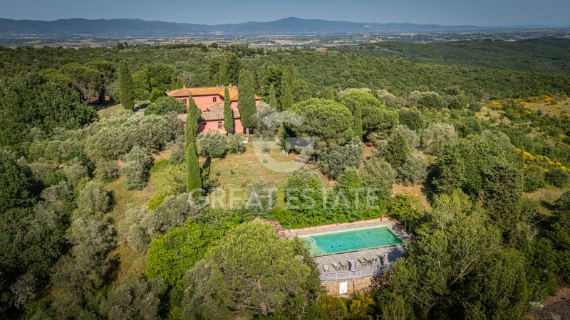 House in Monte San Savino - view 1