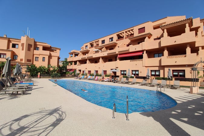 Apartment in El Paraiso - view 1