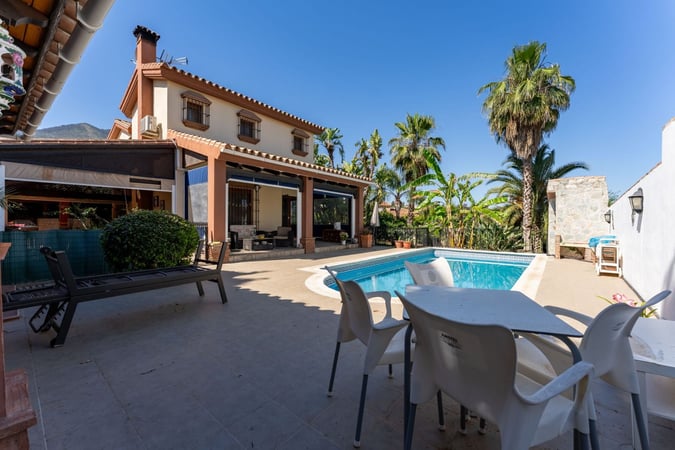 Villa in Alhaurin el Grande - view 1