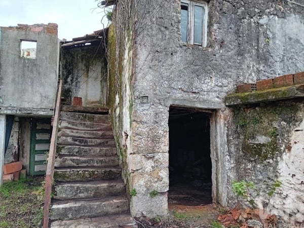 House in Penela - view 1