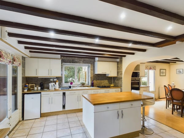 House in Saint-Mathieu - view 1