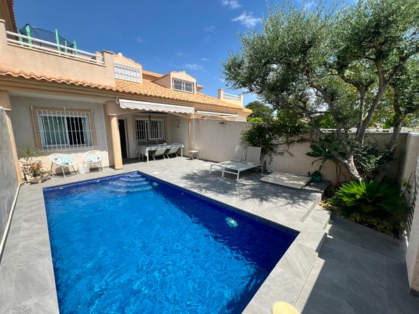 House in Torre de la Horadada - view 1