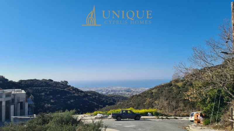 House in Tsada - view 1