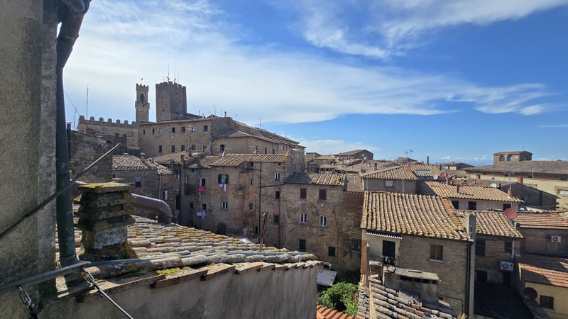 House in Volterra - view 1