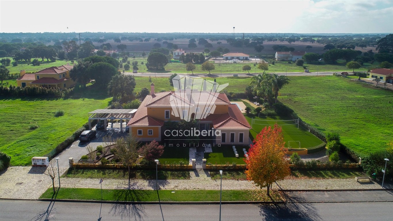 House in Santo Estevao - Image 2